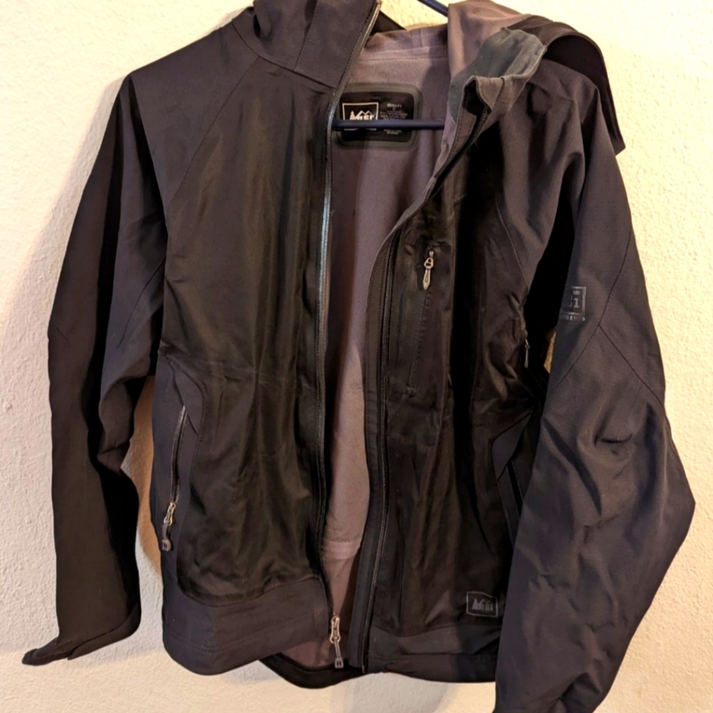 Women's REI rain shell medium